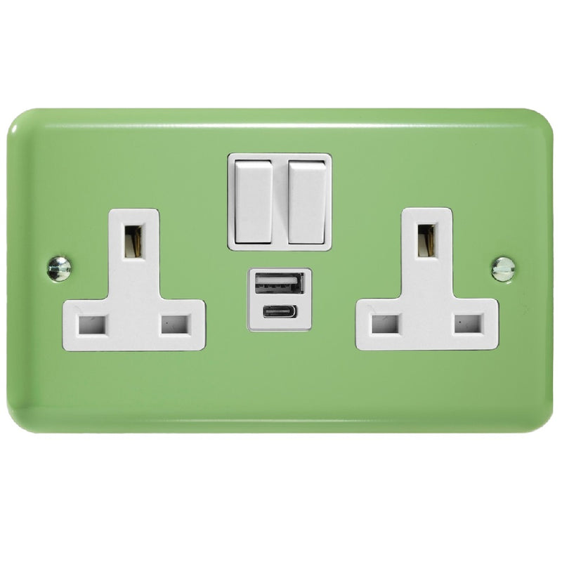 Varilight XY5UACW.BG | Beryl Green Lily Switched USB Socket | XY5UACWBG